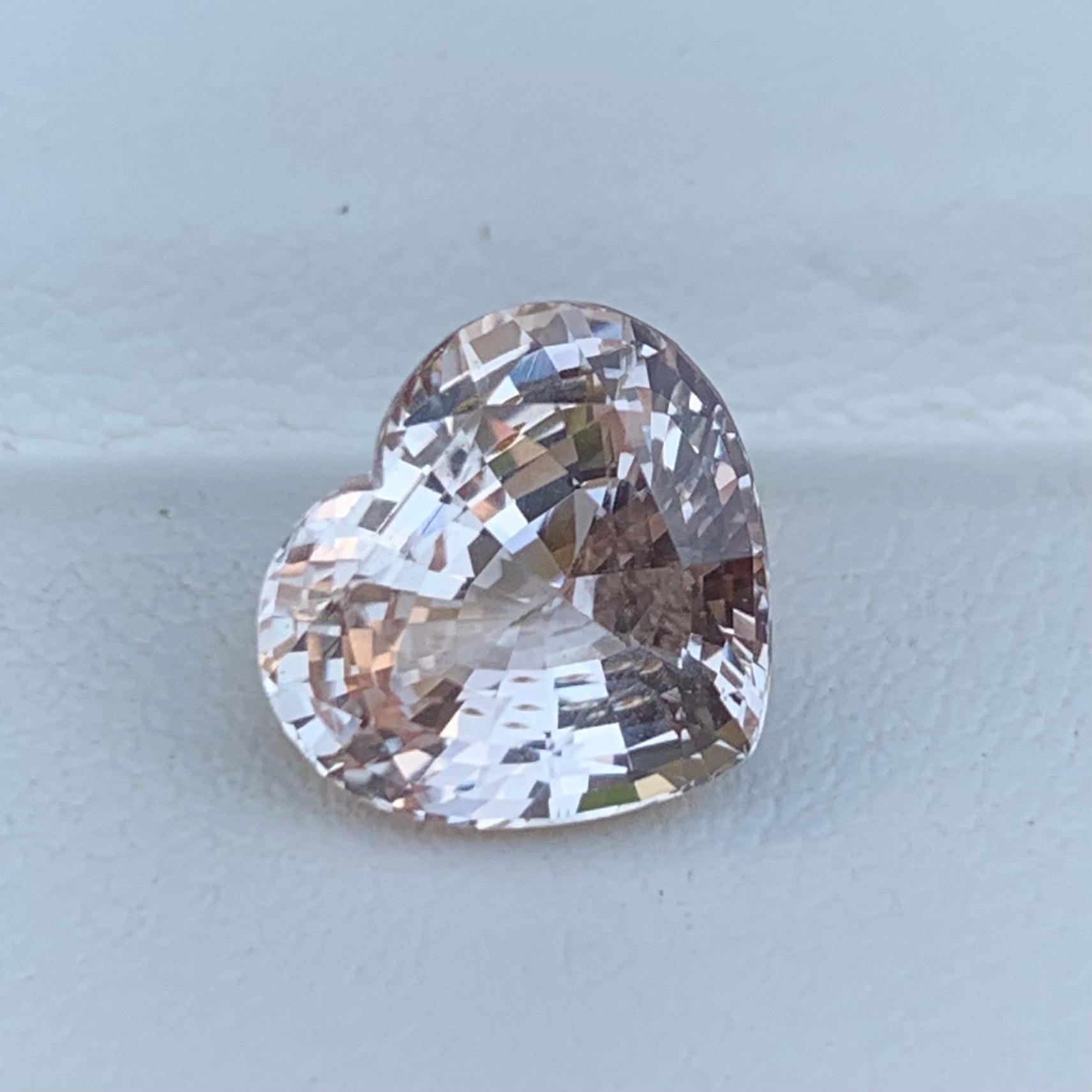 RESERVED - Unheated Champagne Peach Sapphire 4.14 Carats - (UH) - Baza Boutique 