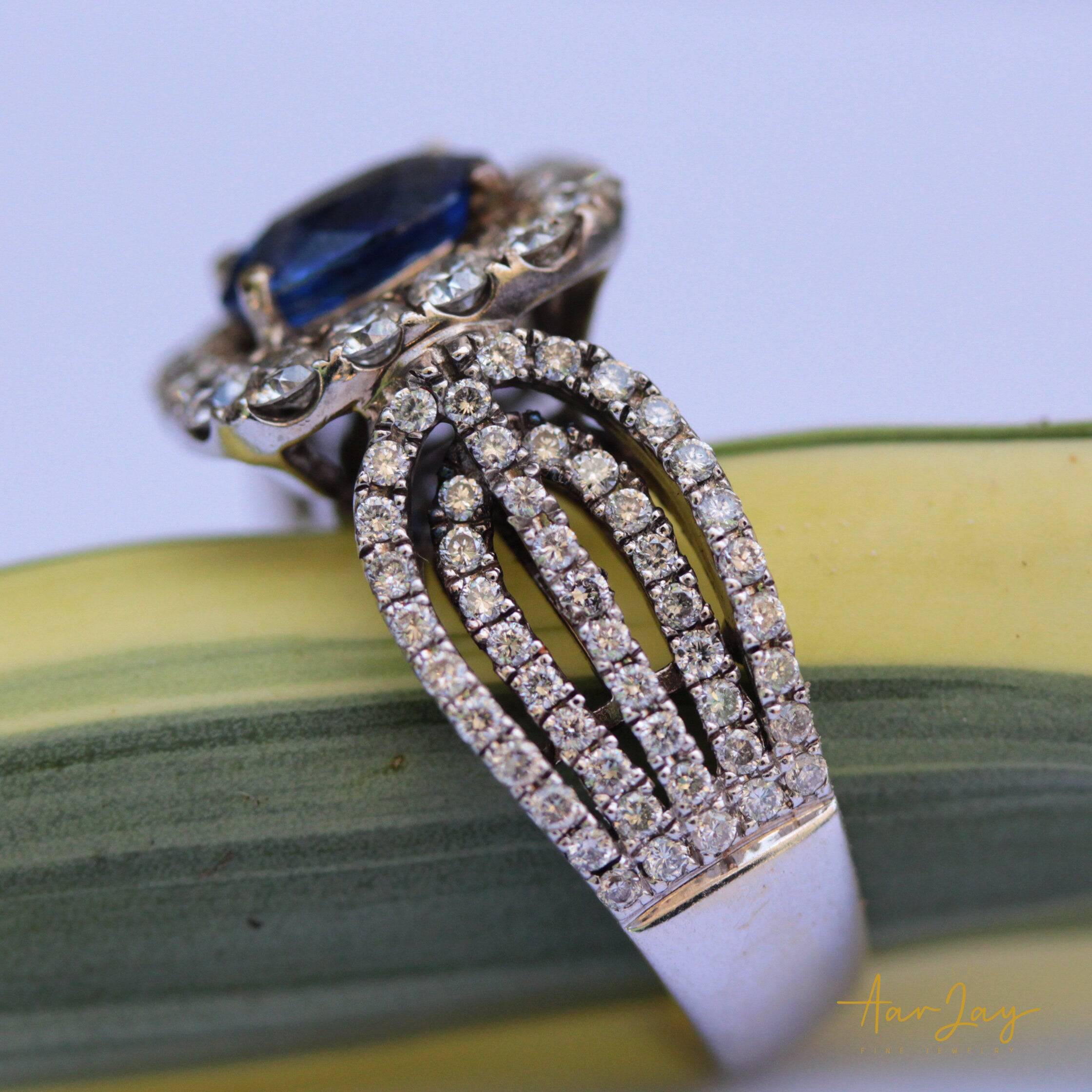 2.50 Cts Blue Sapphire Natural Diamonds in 14Kt White Gold Ring - (H) - Baza Boutique 