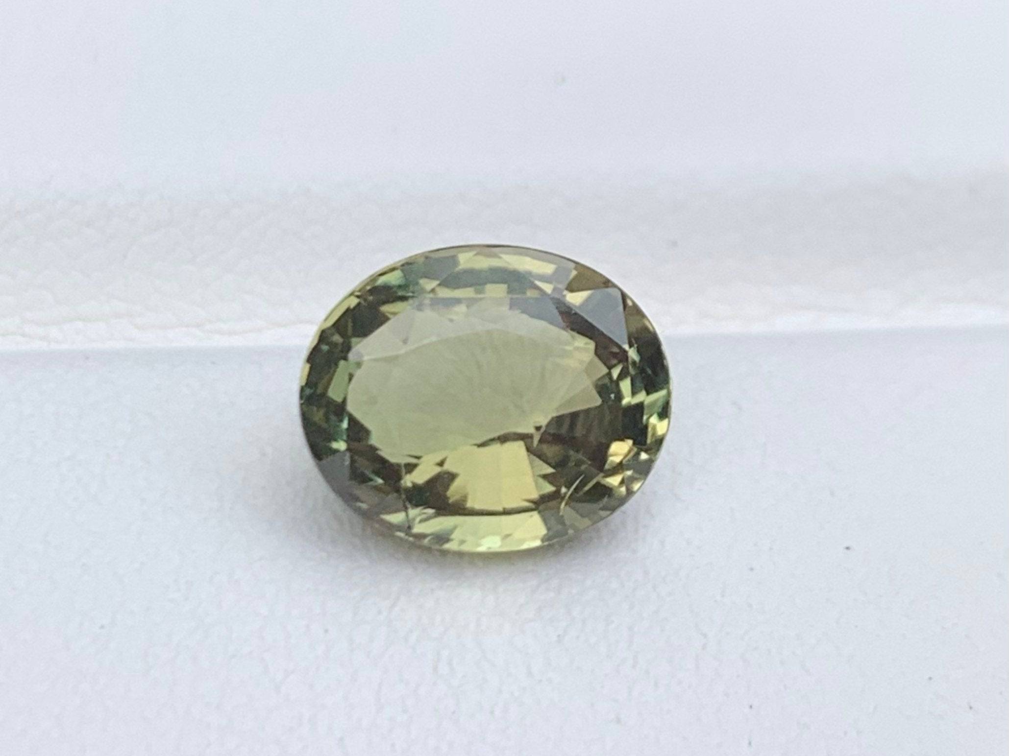 Super Rare - Alexandrite 3.78 Carats Natural Color Change Alexandrite - Baza Boutique 