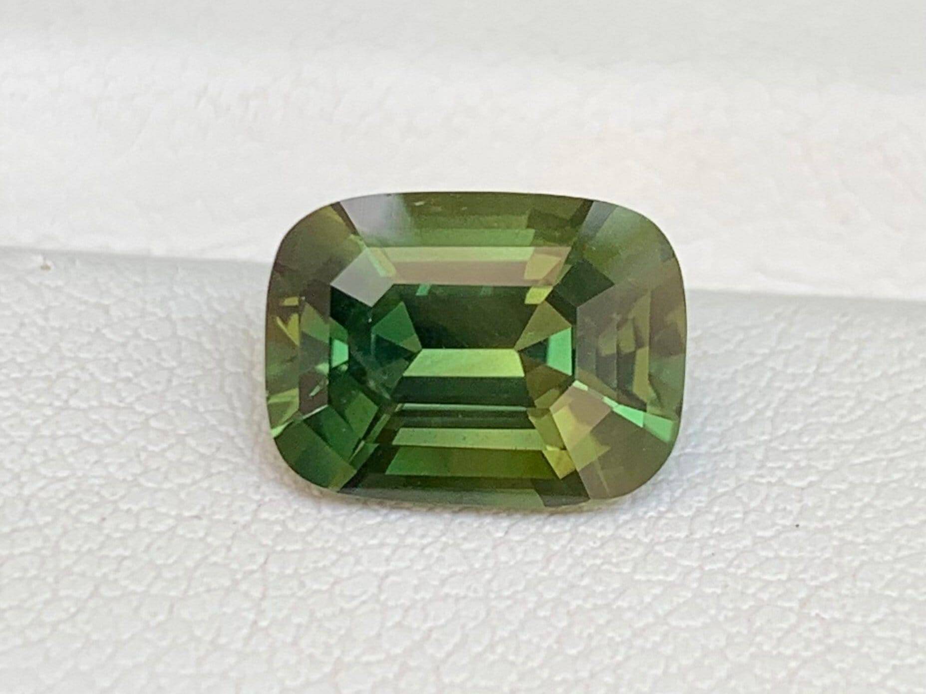 3.16 Cts Unheated Olive Green Sapphire - Teal Sapphire - (UH) - Baza Boutique 