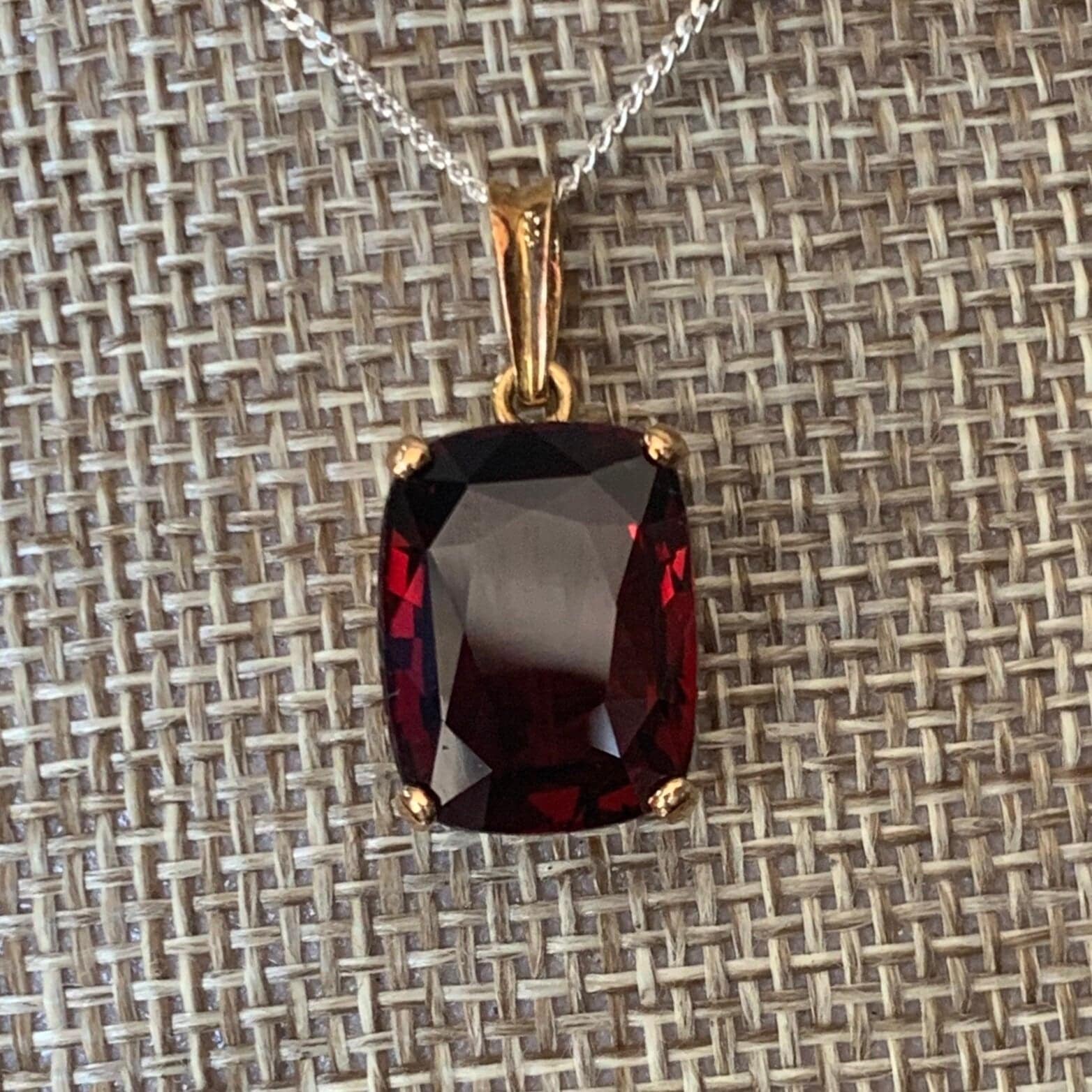 Natural Garnet 18kt solid Yellow Gold Pendants , Handcrafted Necklace,Gold Pendant, Natural Garnet Jewelry Making, Ceylon Jewelry Gift For Her - Baza Boutique 