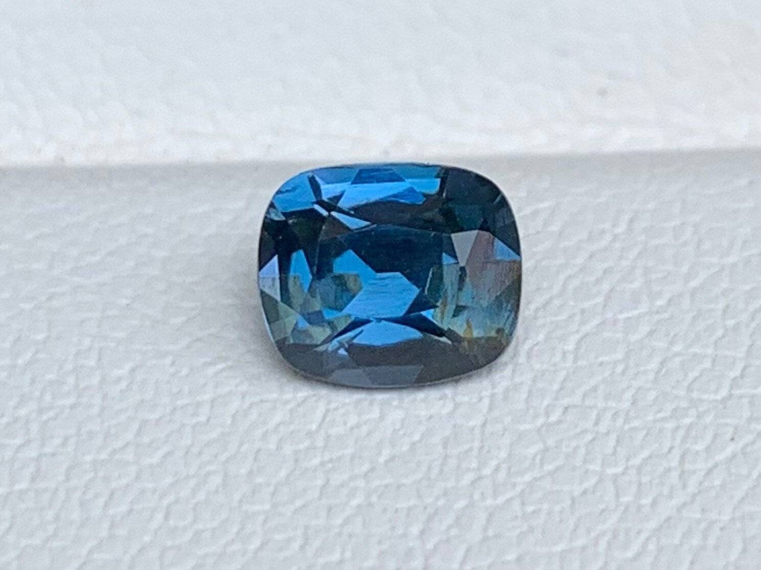 1.03 Cts Certified Unheated Cobalt Blue Spinel - (UH) - Baza Boutique 