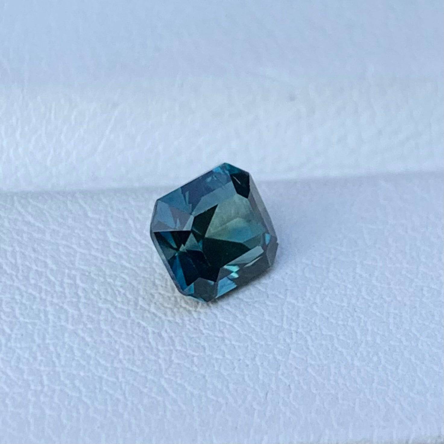 1.16 Cts Natural Peacock Teal Sapphire - (UH) - Baza Boutique 