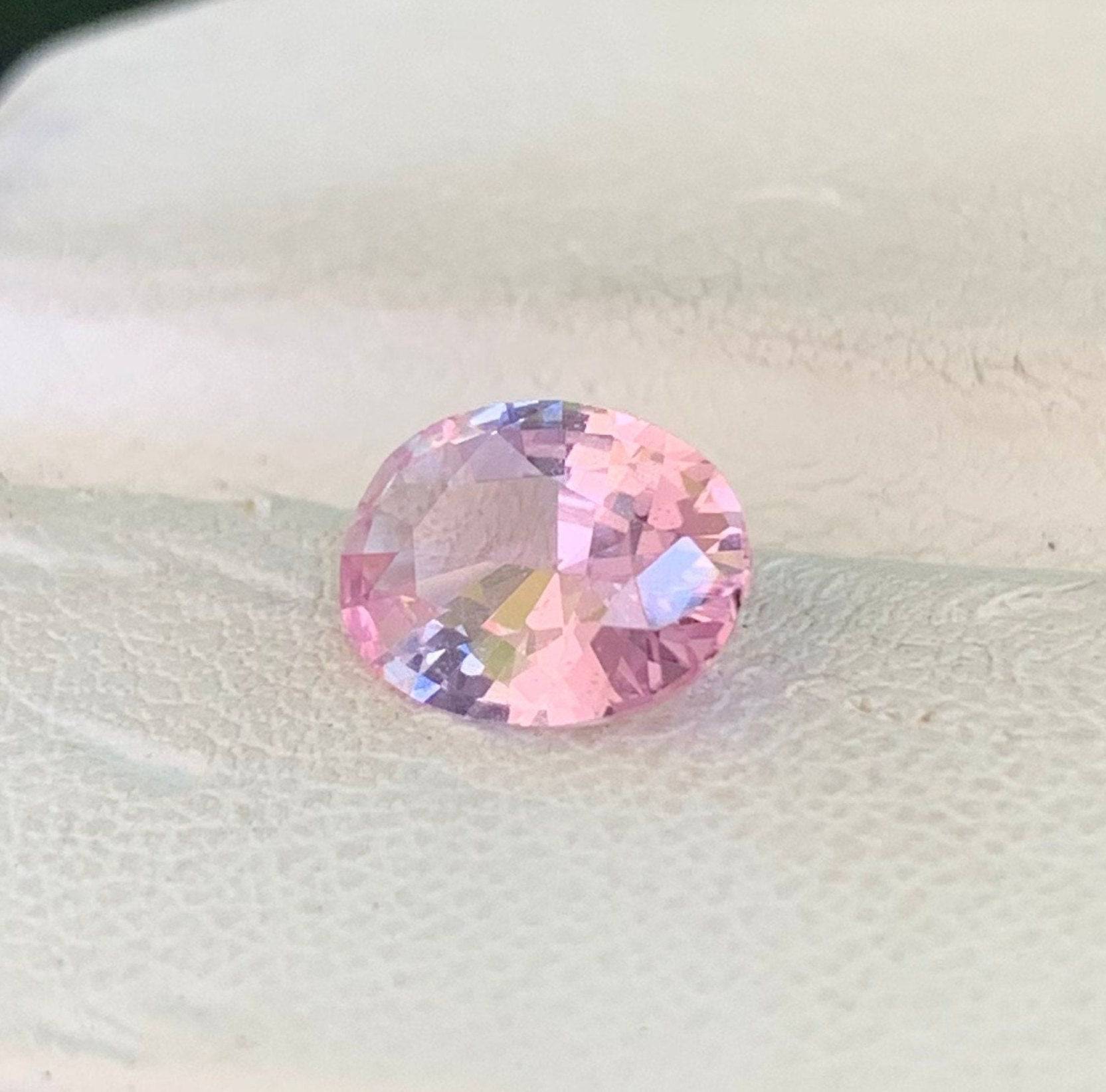 1.43 Carats GIA Certified Peach Sapphire Natural Peach pink Sapphire - (H) - Baza Boutique 