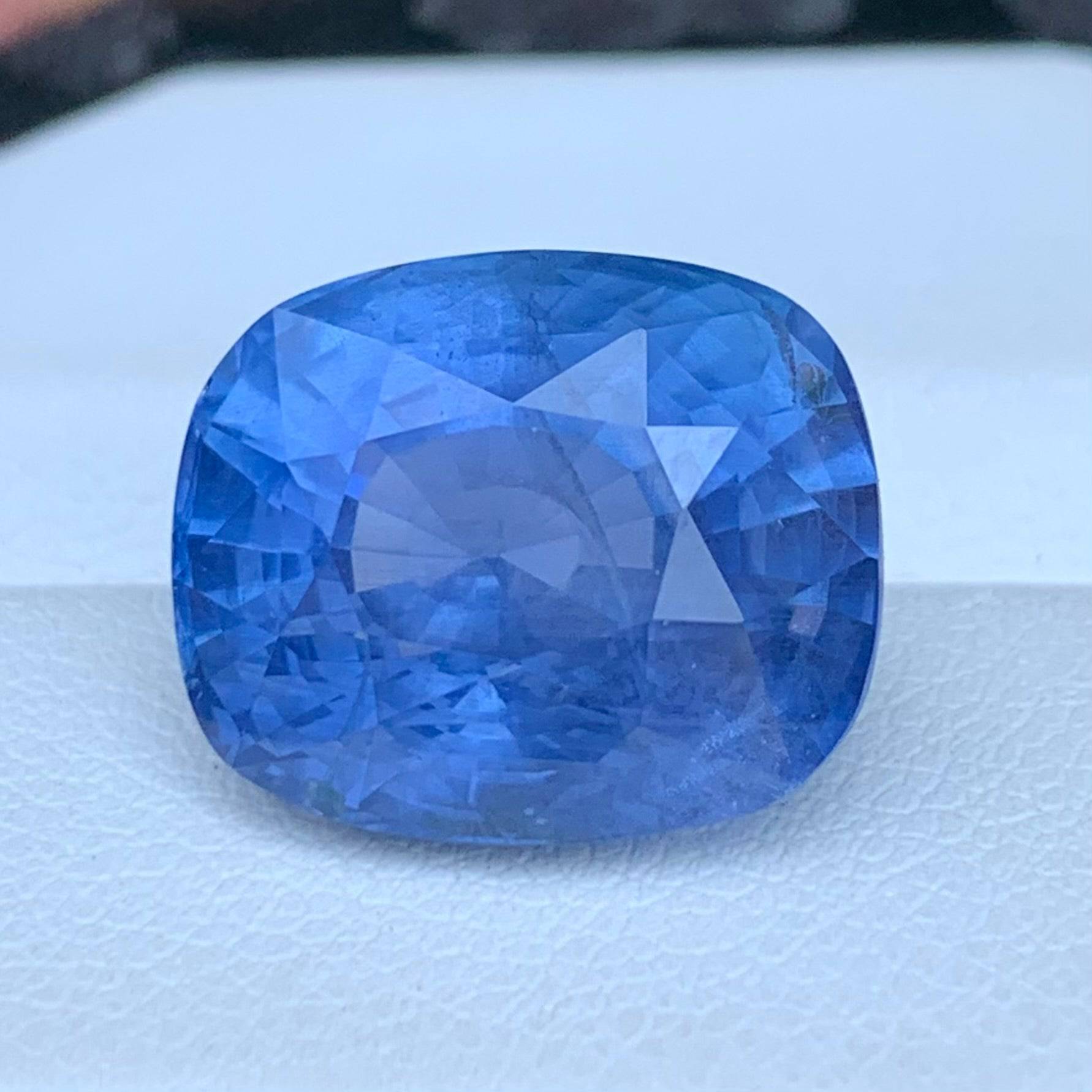 17.20 Carats Blue sapphire Natural - Baza Boutique 