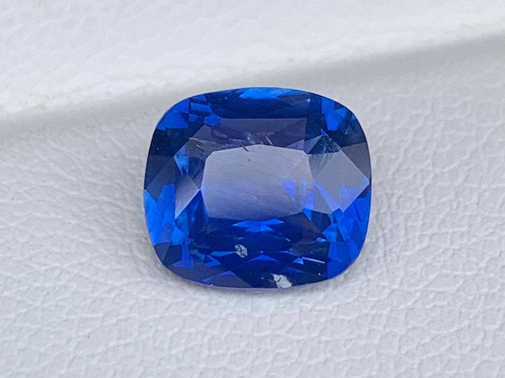 2.41 Cts Natural Cornflower Blue sapphire, - Baza Boutique 