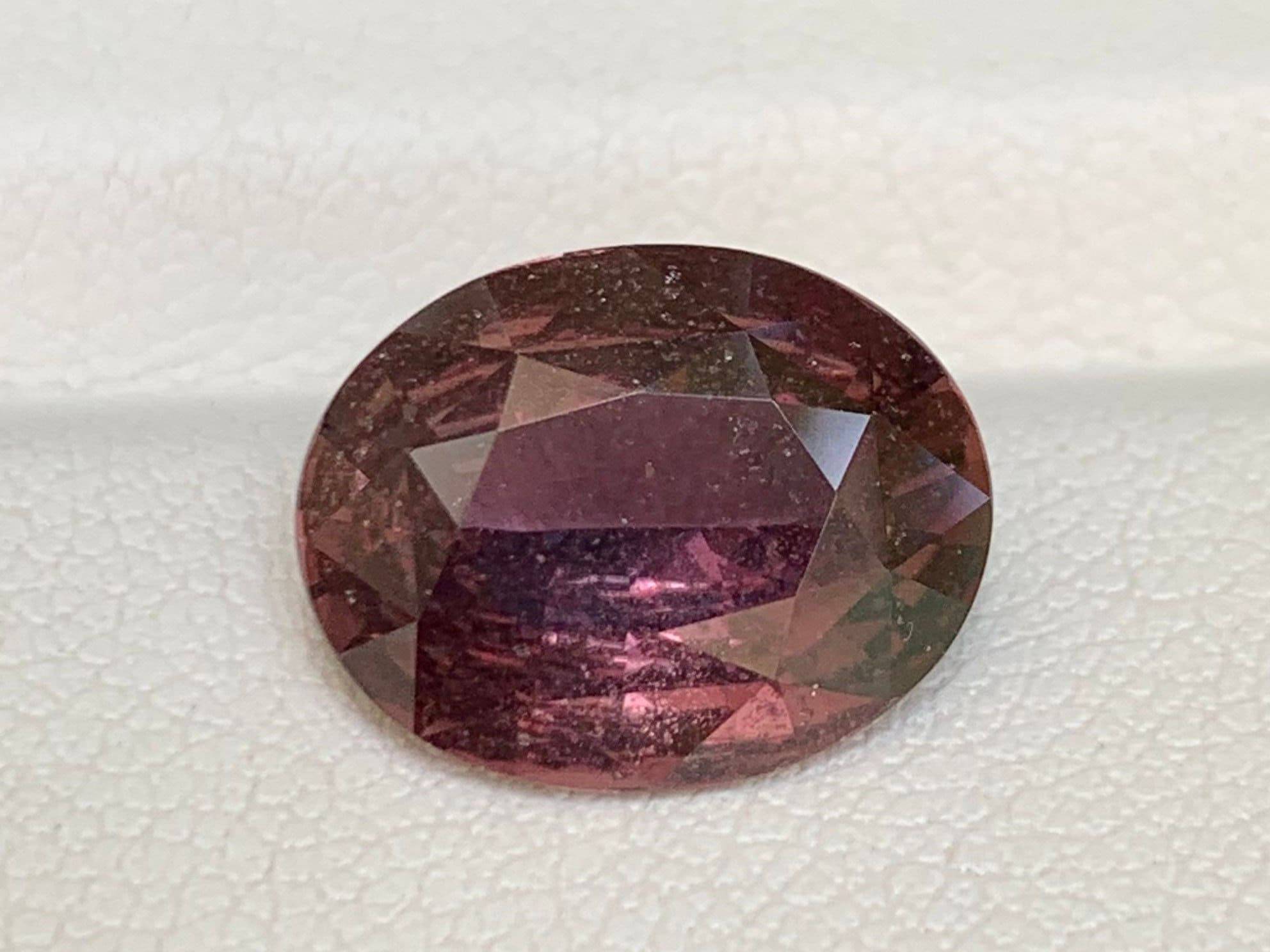 5.15 Carats Enticing Unheated Mekong Whiskey Sapphire, Chocolate Brown Sapphire - Baza Boutique 