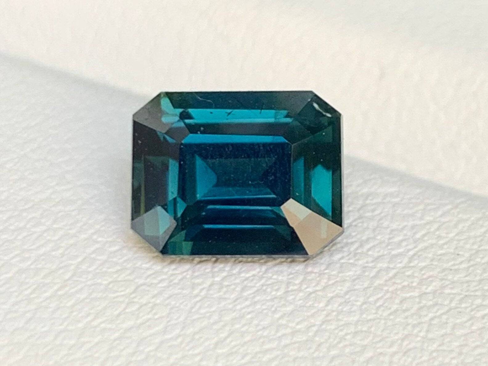 Unheated Peacock Teal Sapphire 2.51 Carats , Teal Sapphire Unheated Teal Sapphire Loose Gemstone , Gemstone for her , Gift for her - Baza Boutique 