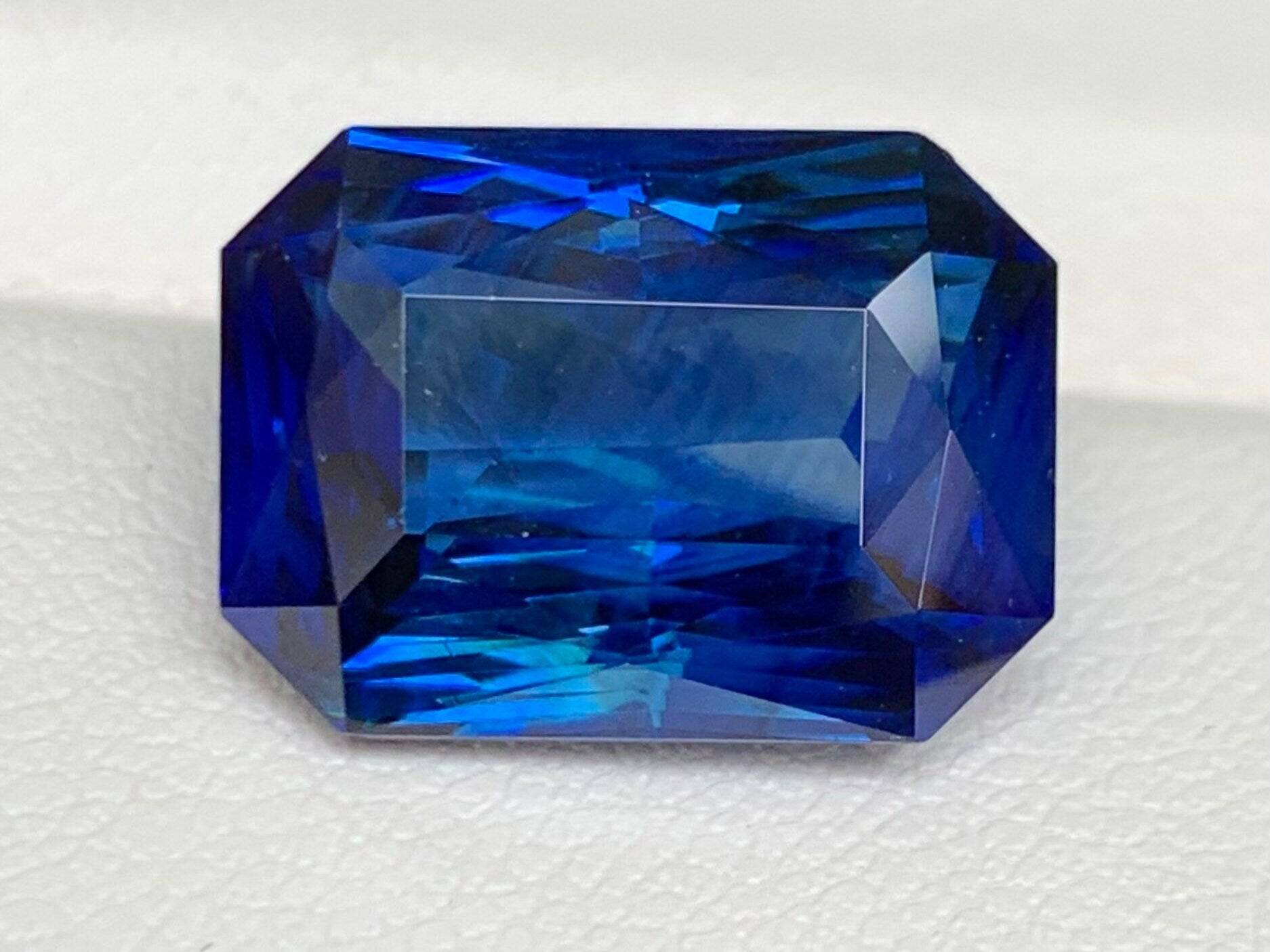 10.90 Cts Natural Blue Sapphire Rare Radiant Cut - (H) - Baza Boutique 
