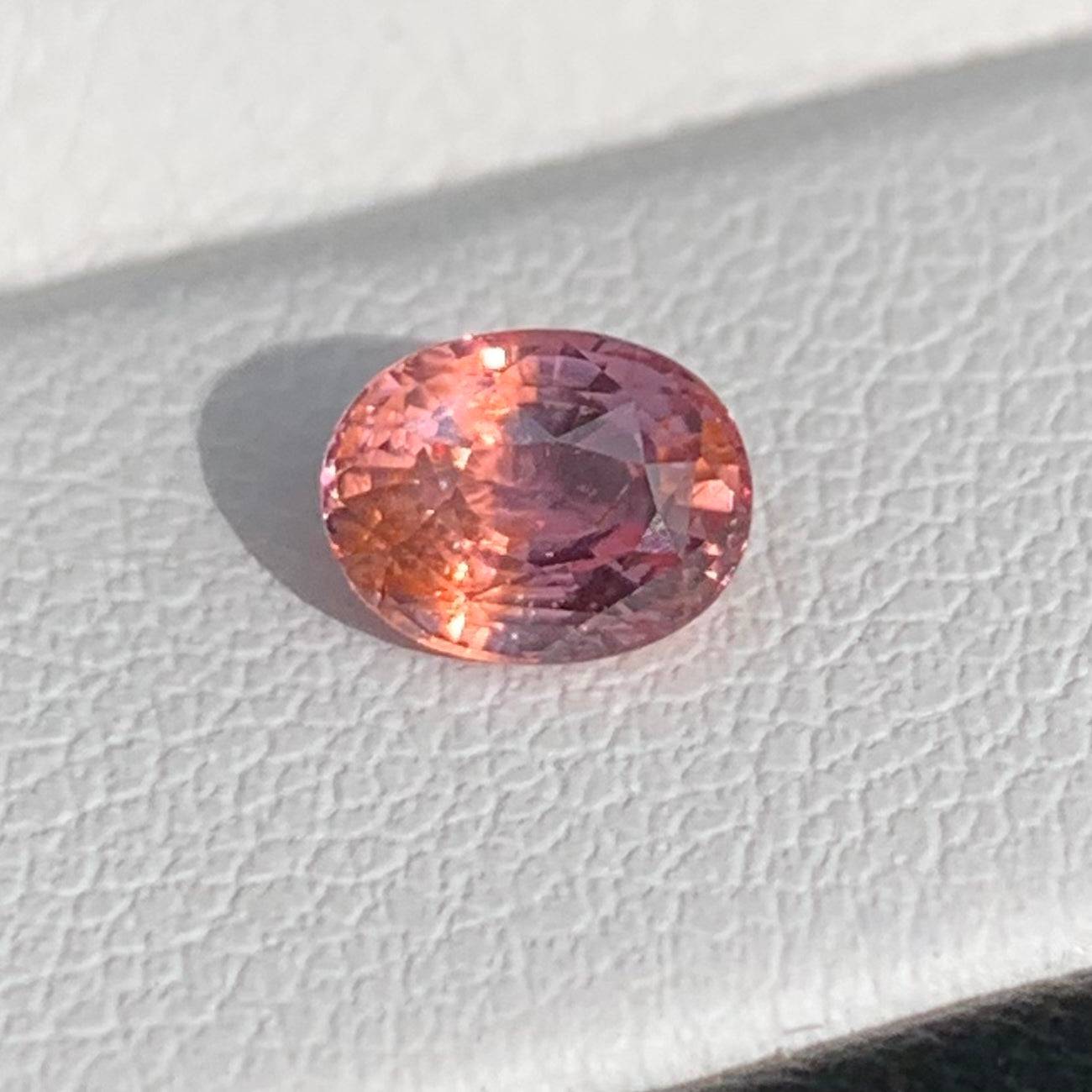 1.03 Cts Unheated Padparadscha Sapphire - (UH) - Baza Boutique 