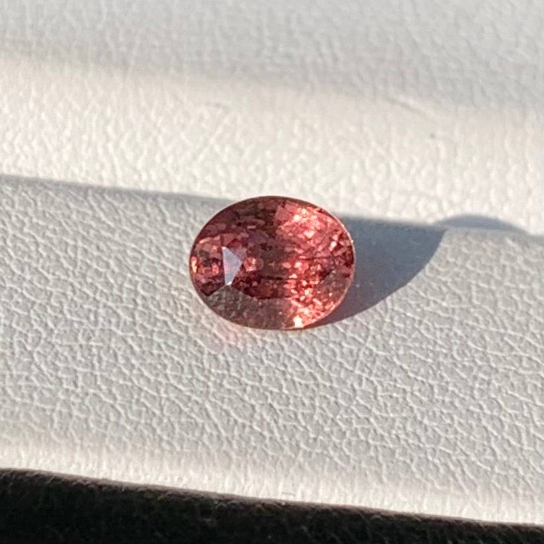 1.30 Cts Unheated Padparadscha Sapphire - (UH) - Baza Boutique 