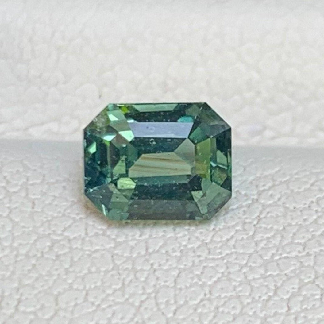Elegant 0.95 Ct Unheated Mint Green Teal Sapphire for Engagement Ring | Natural Gemstone - Baza Boutique 