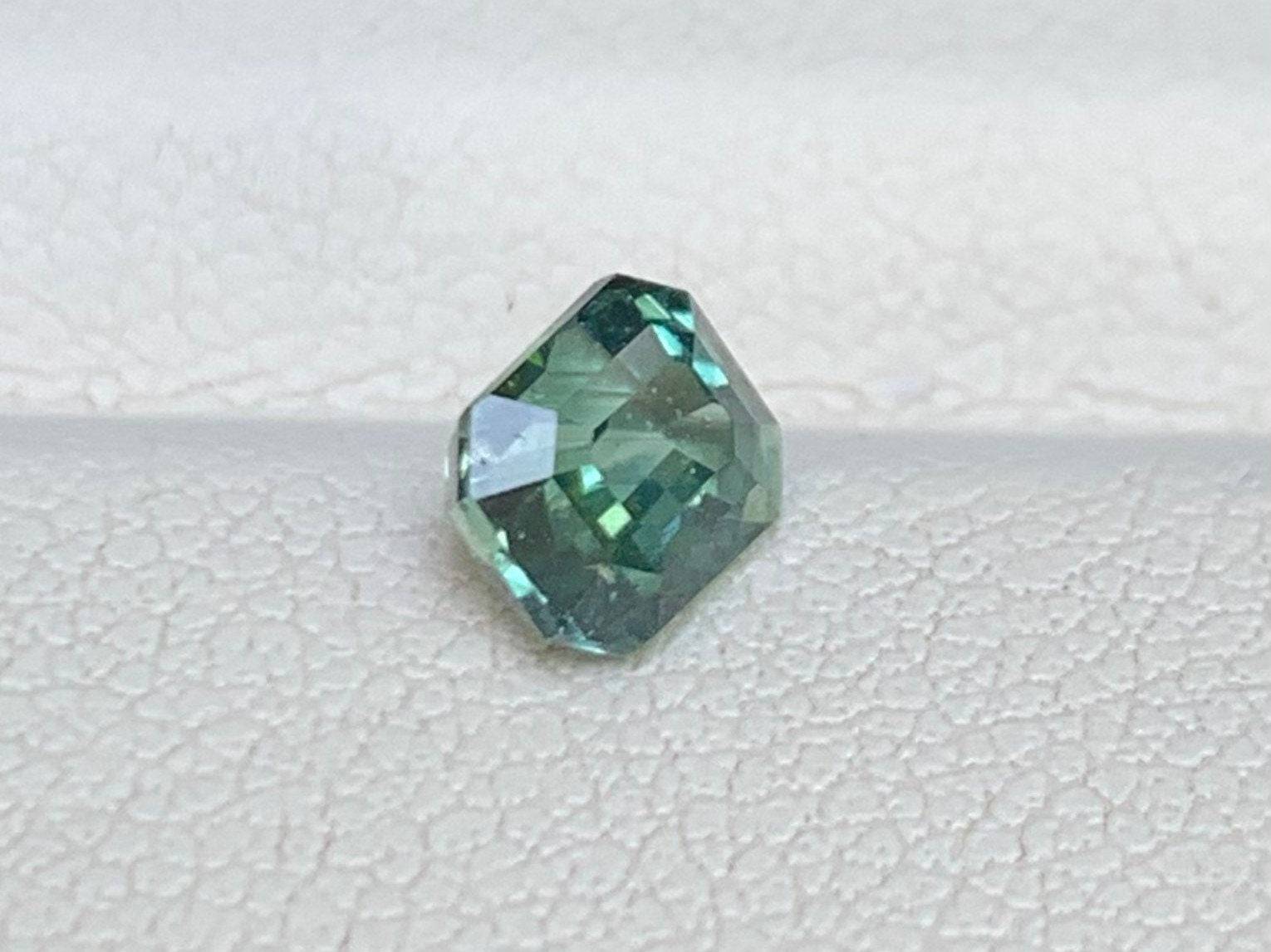 Elegant 0.95 Ct Unheated Mint Green Teal Sapphire for Engagement Ring | Natural Gemstone - Baza Boutique 