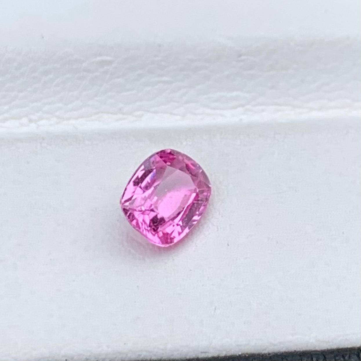1.11 Cts Unheated Natural Padparadscha Sapphire - Baza Boutique 