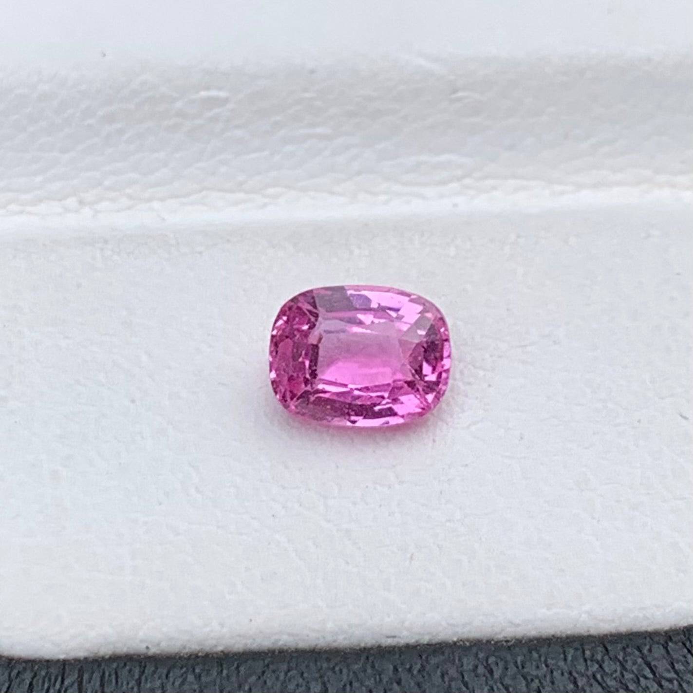 1.11 Cts Unheated Natural Padparadscha Sapphire - Baza Boutique 