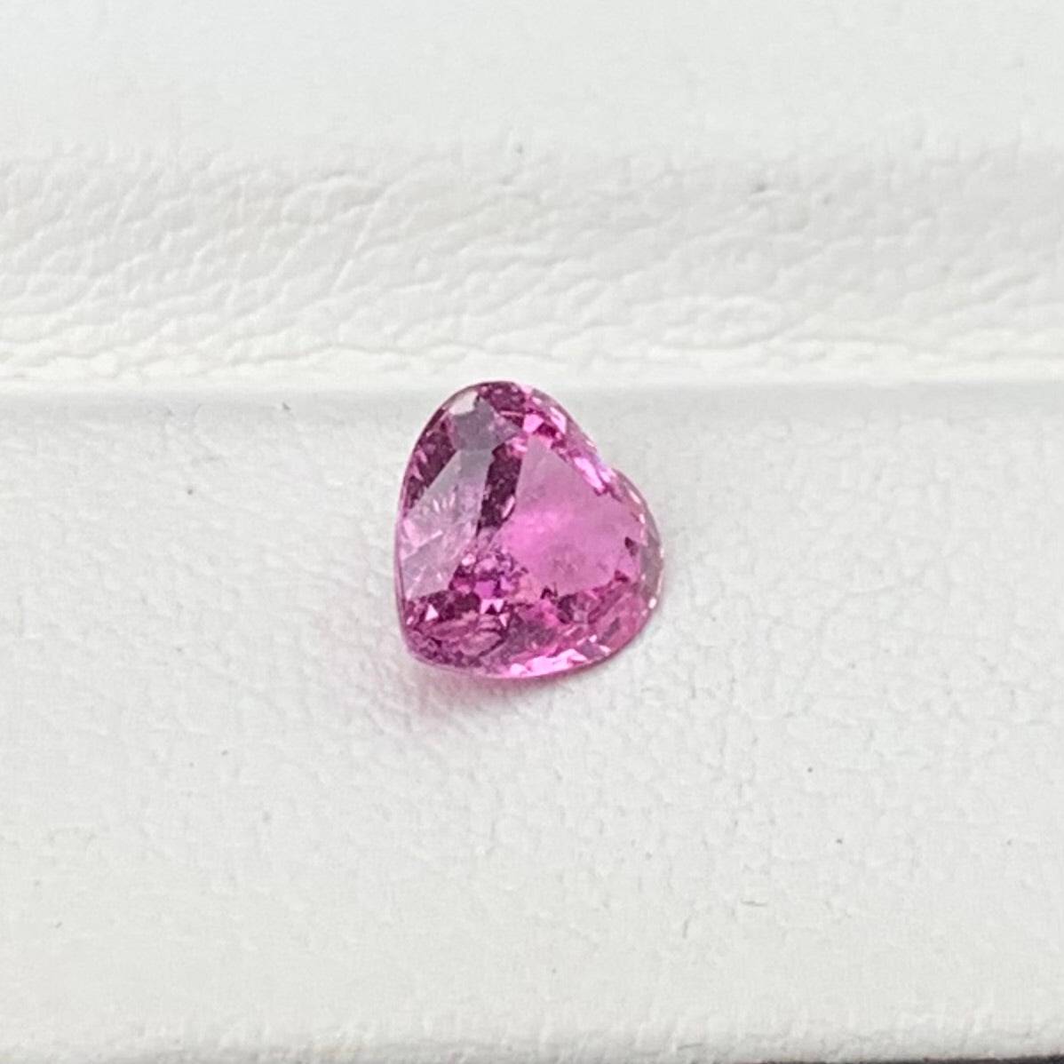 1.23 Cts Unheated Natural Padparadscha Sapphire - Baza Boutique 