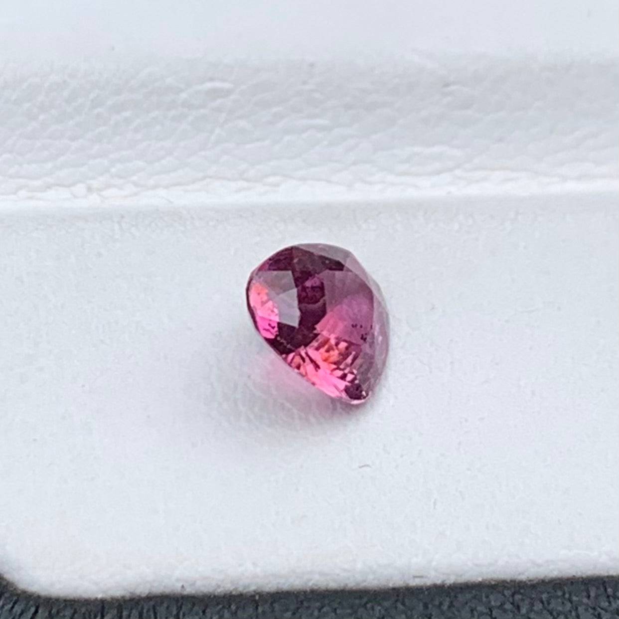 1.27 Cts Unheated Natural Padparadscha Sapphire - Baza Boutique 