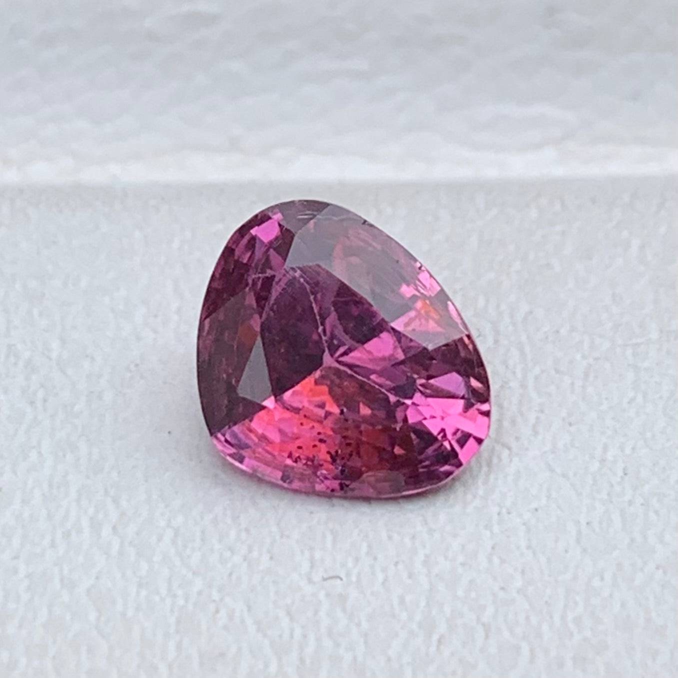 1.27 Cts Unheated Natural Padparadscha Sapphire - Baza Boutique 