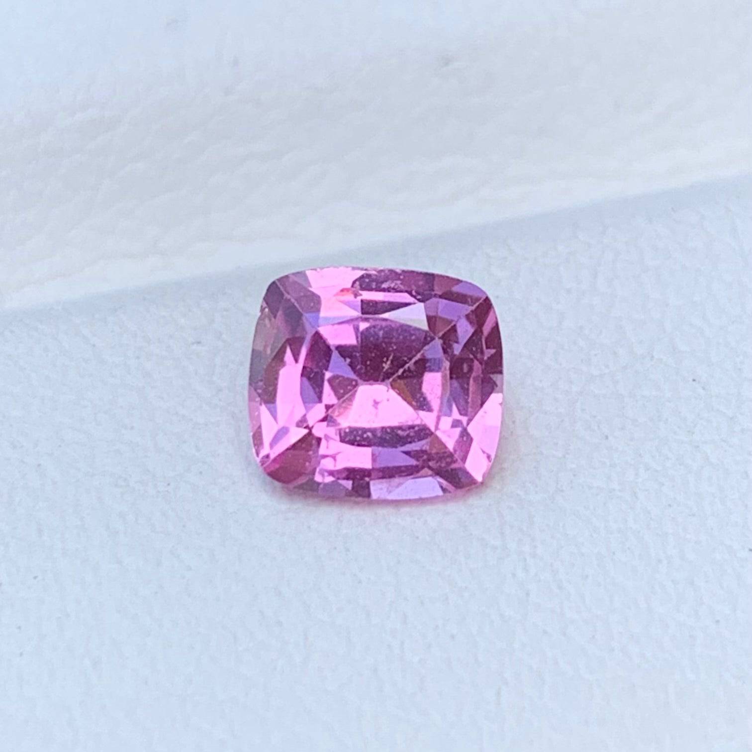 0.92 Ct Unheated Pink Sapphire Engagement Ring - Baza Boutique 