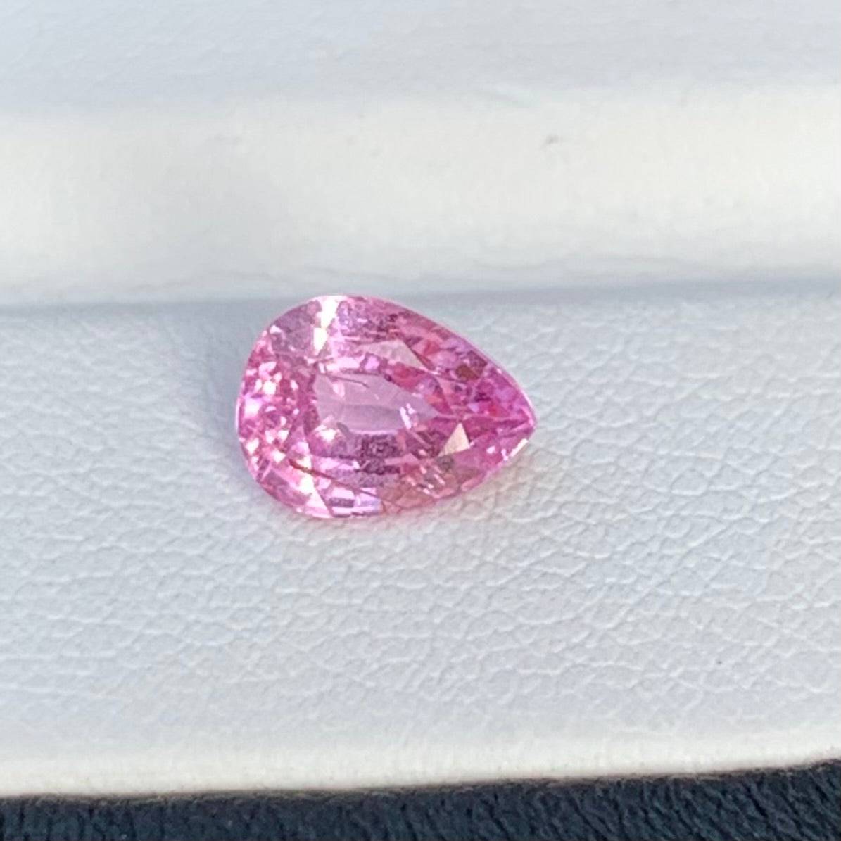 1.73 Ct Unheated Pink Sapphire - Baza Boutique 