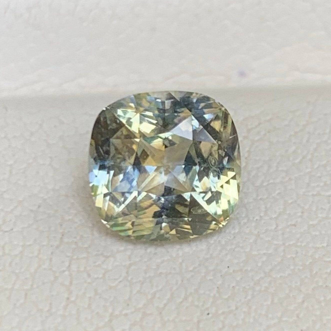 Bi-Color Sapphire 1.88 Cts, Unheated Bi Color Sapphire, Gemstone For Jewelry Making, Rare Gemstones, Ceylon Natural Gemstone, Loose Gemstone - Baza Boutique 
